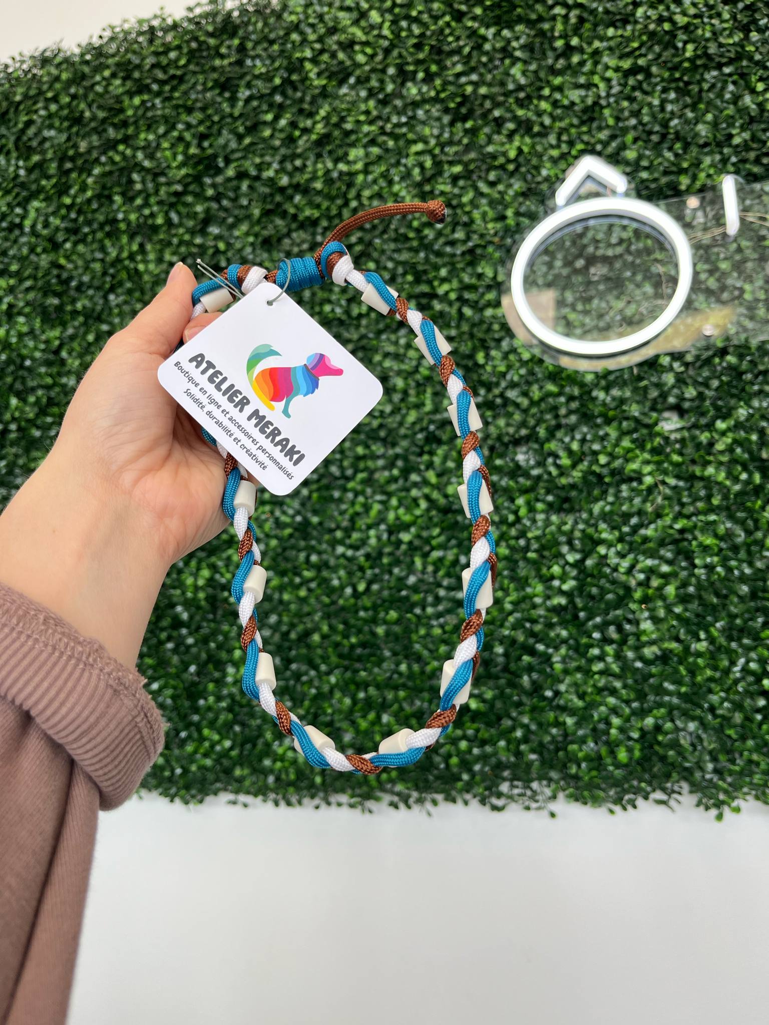 Collier EM